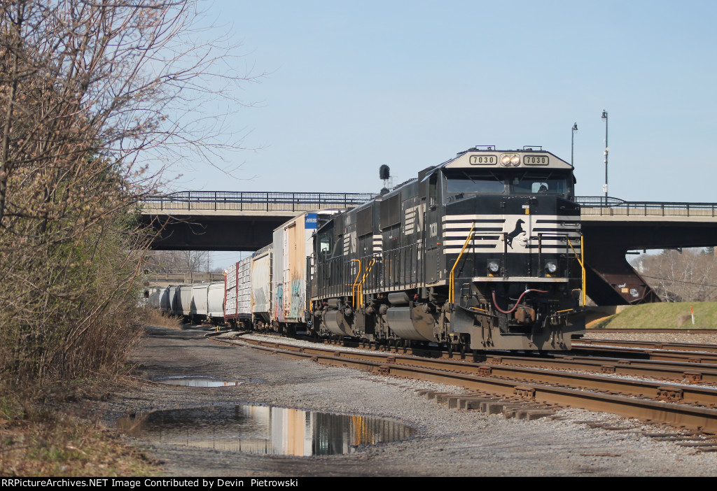 H76 creeping into River yard.